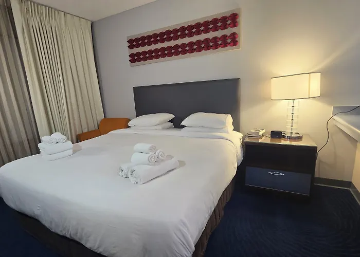 Hotel Illini & 3*